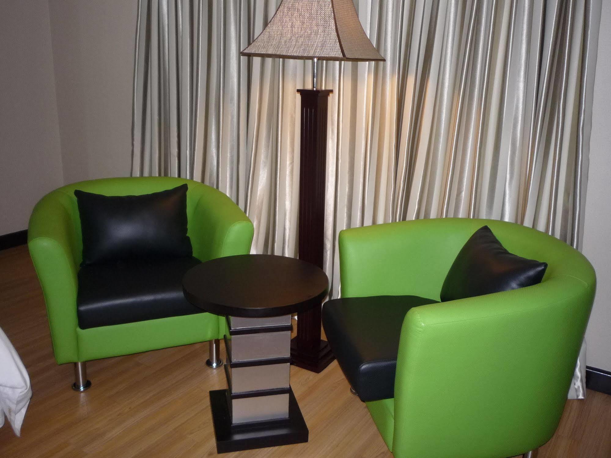 Labuk Hotel SDK Екстериор снимка