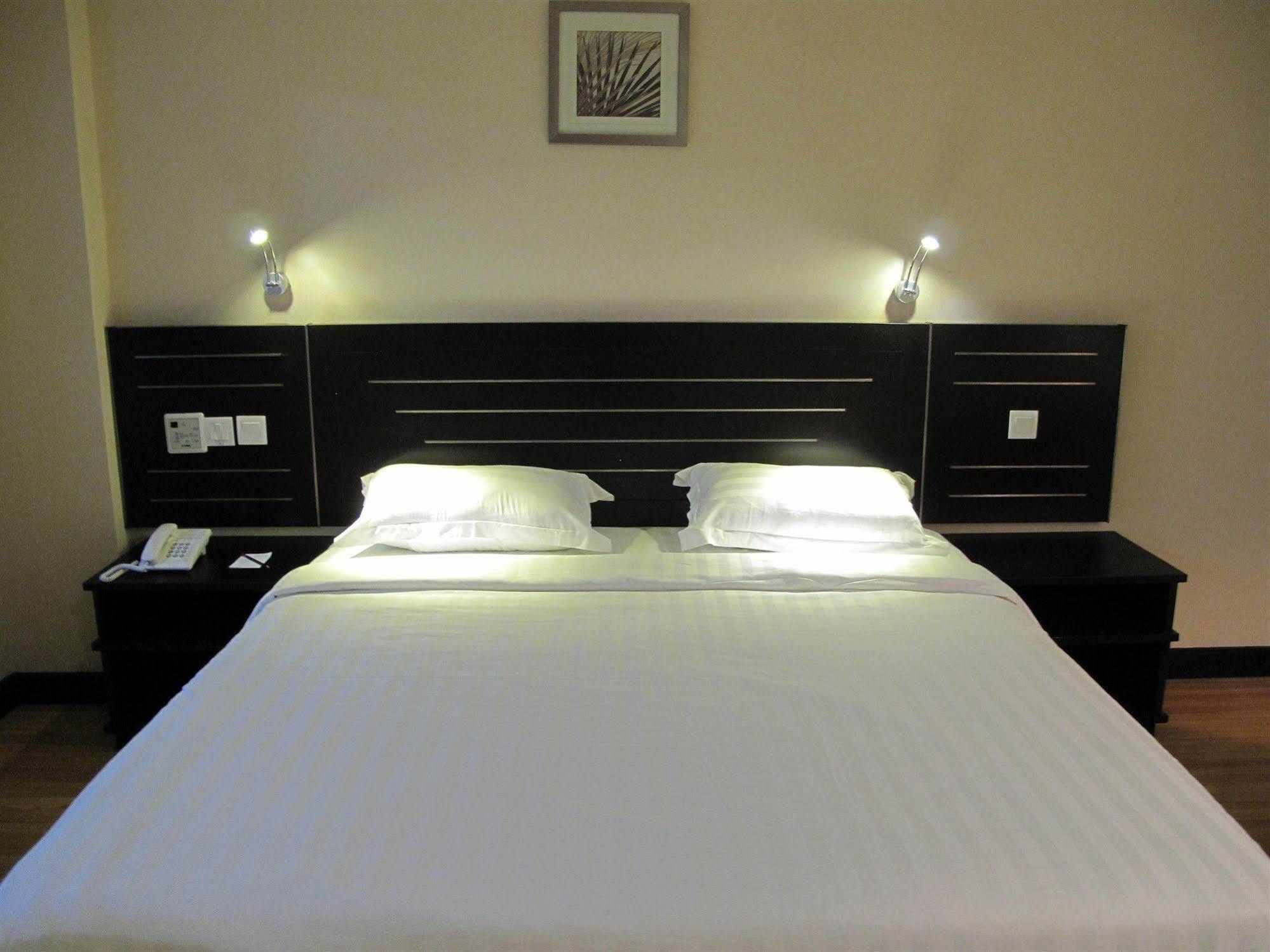 Labuk Hotel SDK Екстериор снимка
