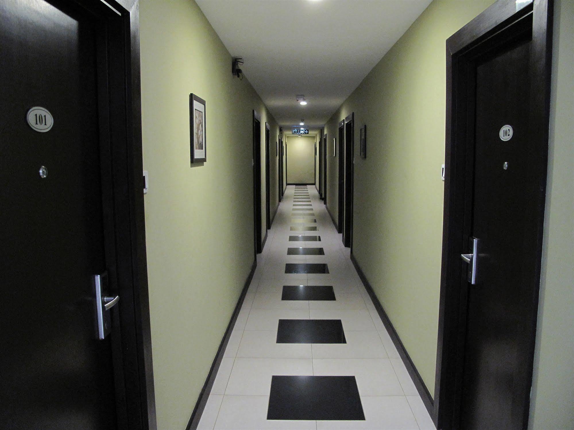Labuk Hotel SDK Екстериор снимка
