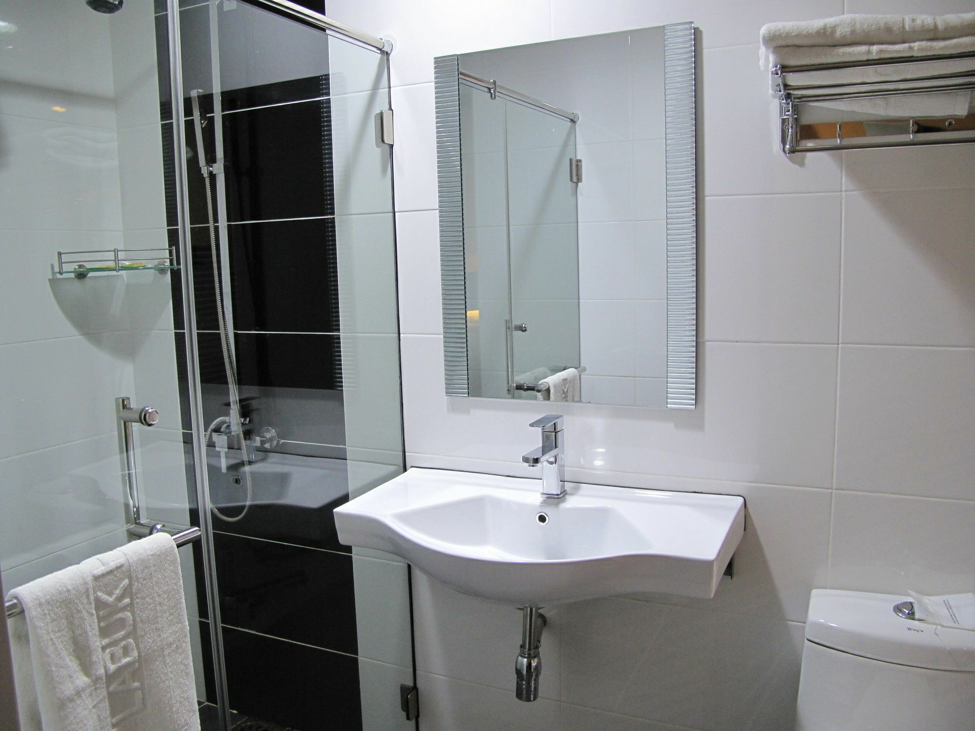 Labuk Hotel SDK Екстериор снимка